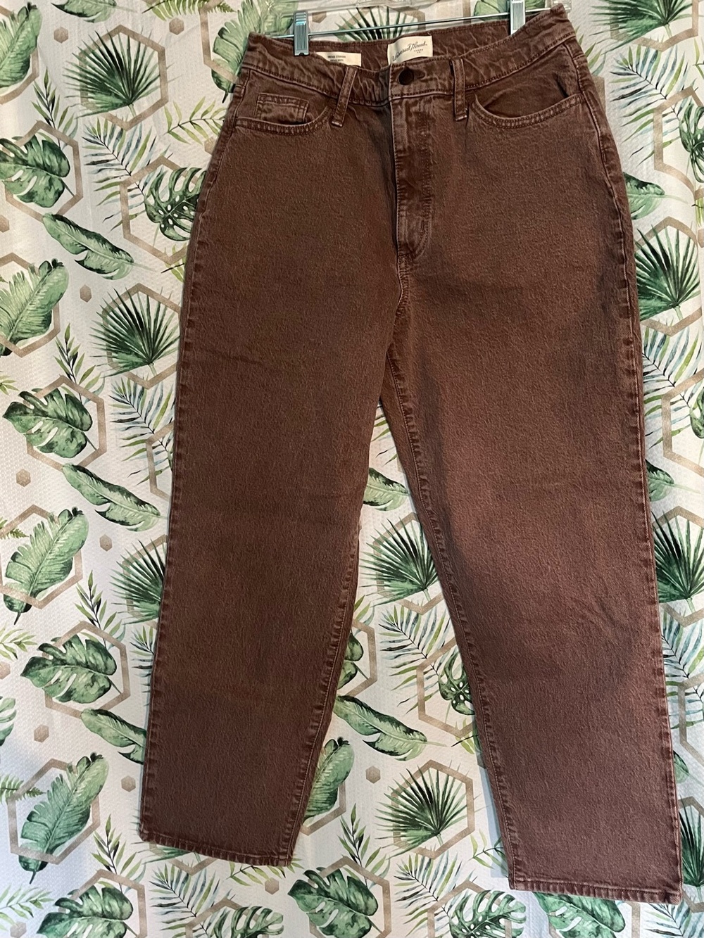 Universal Thread Brown Denim Jeans with Branded Button